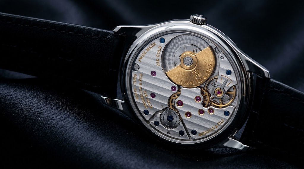 O micro-rotor e a busca pela elegância nos calibres automáticos ultrafinos
